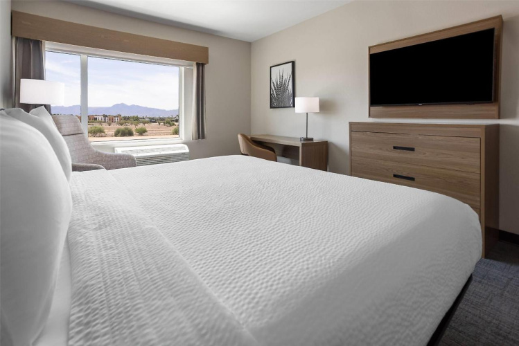La Quinta Inn & Suites By Wyndham Phoenix West / Glendale - Avondale, AZ