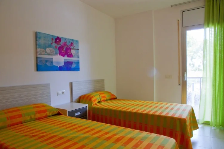 2 Bedrooms Apartment