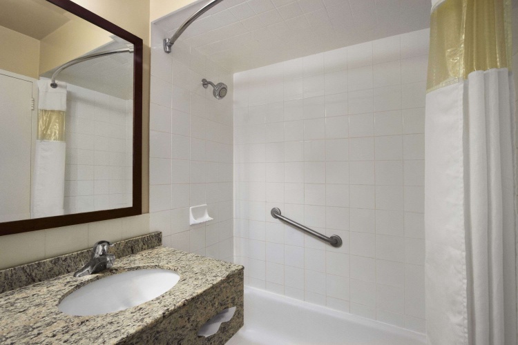 Travelodge by Wyndham Richmond Hill photo 8