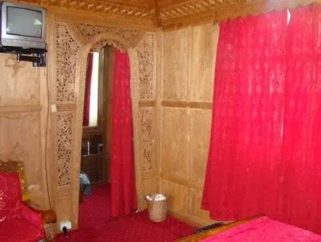 Mandalay Houseboats