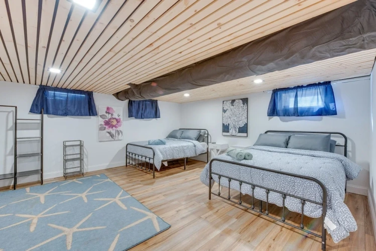 4 Bedrooms Cottage