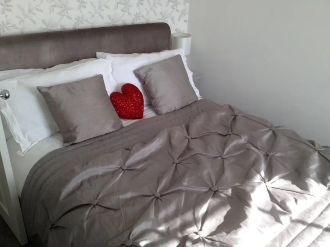 Seaview Regency Apartment With Private Parking