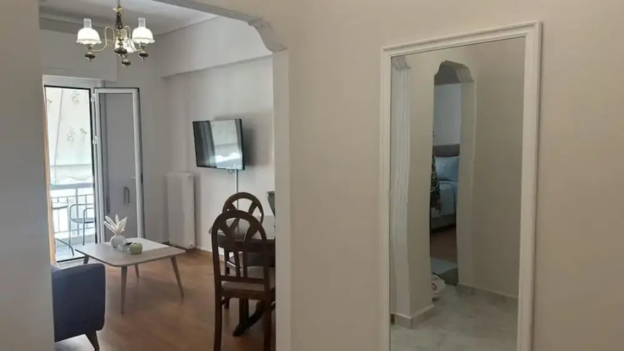 Apartment With Stunning Views - Sleeps 3 & Parking