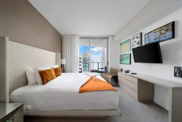 Beautiful Hyde Resort Luxe 2BR Private Beachfront