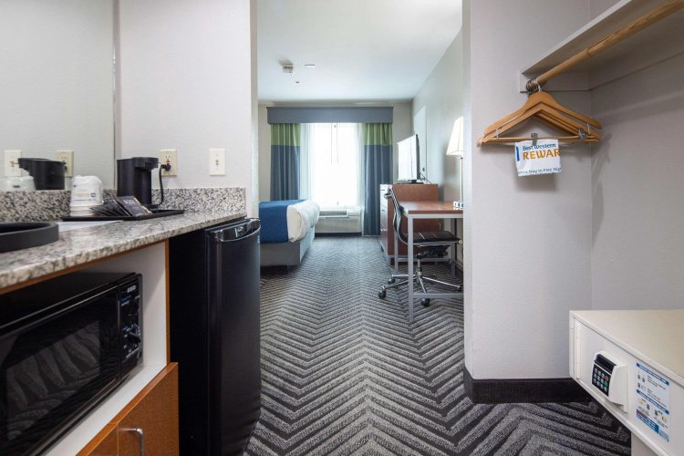 Best Western Coyote Point Inn photo 24