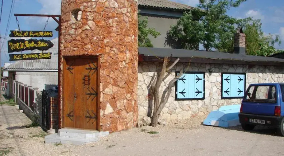 Hellios Inn