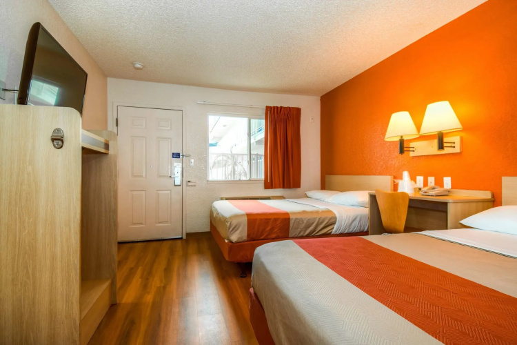 Motel 6 Costa Mesa, CA