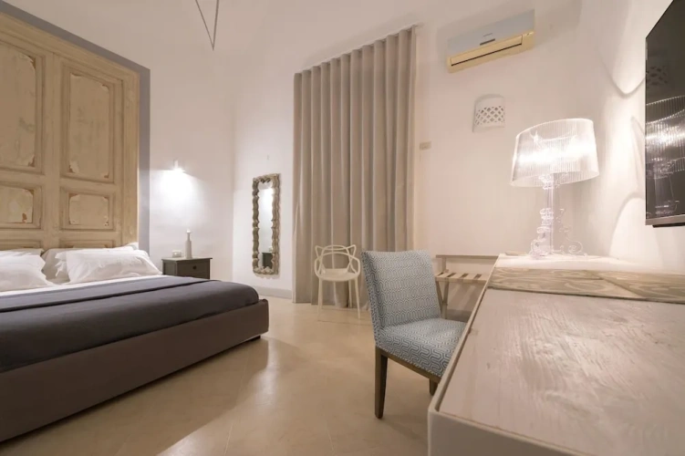 4 Bedrooms Deluxe Apartment with garden view