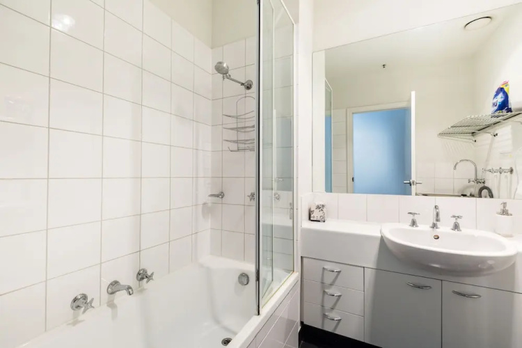 AERIN, 2BDR Melbourne Apartment