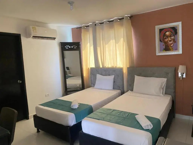 Hotel Olas Marinas Inn
