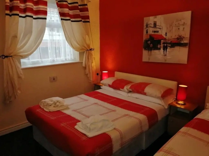Standard Triple room