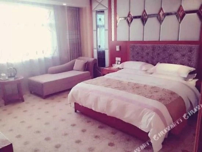 Jinshi Gangwan Hotel(博乐金世港湾酒店(友好万象汇店))