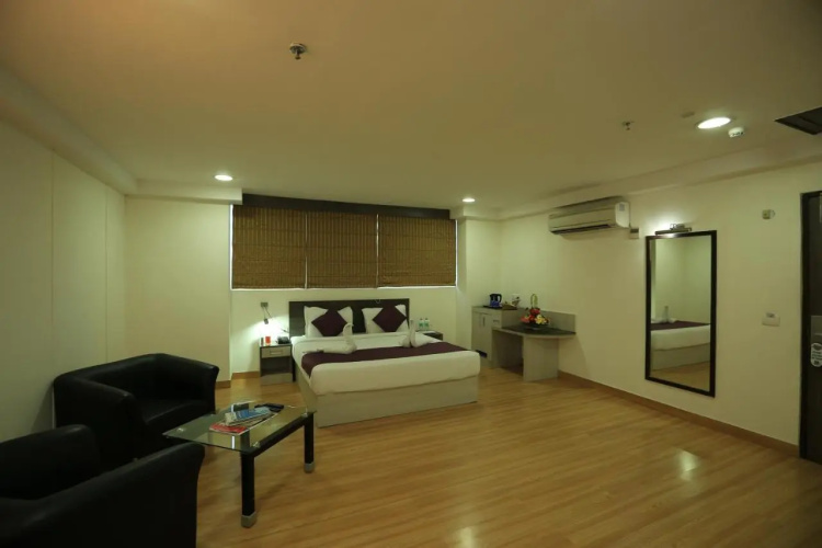 Hotel Hyphen Noida
