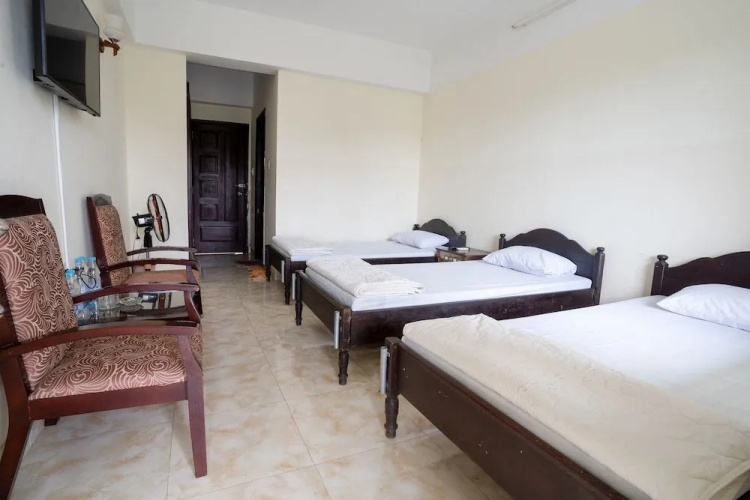 AD 41 Hotel