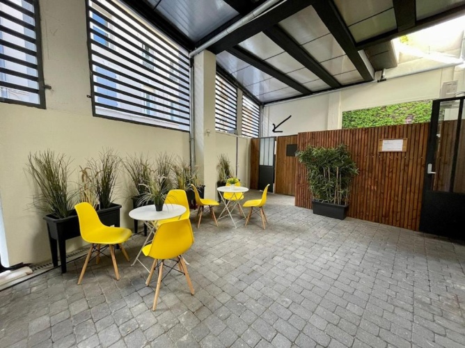 Apartment with balcony