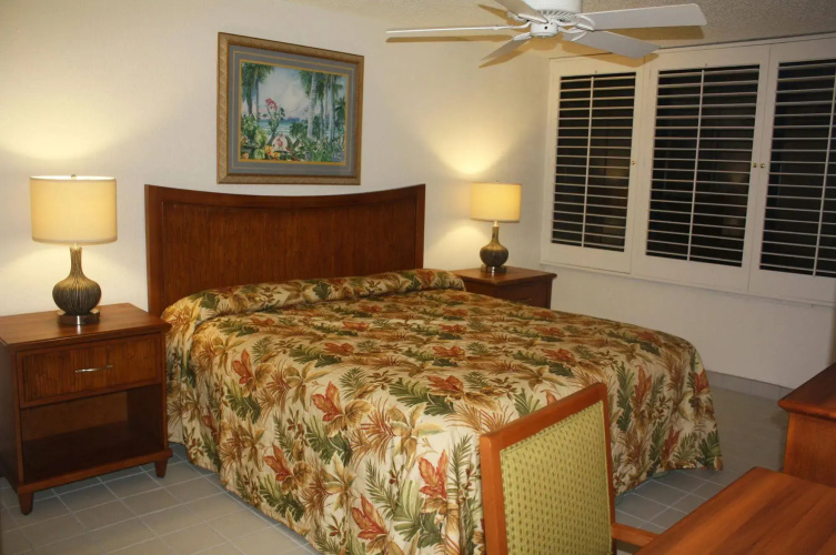 Maui Schooner Resort