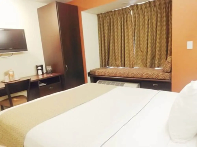 Microtel Inn and Suites Toluca