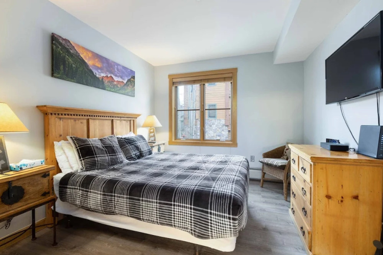 8045 Black Bear 1 Bedroom Condo by RedAwning