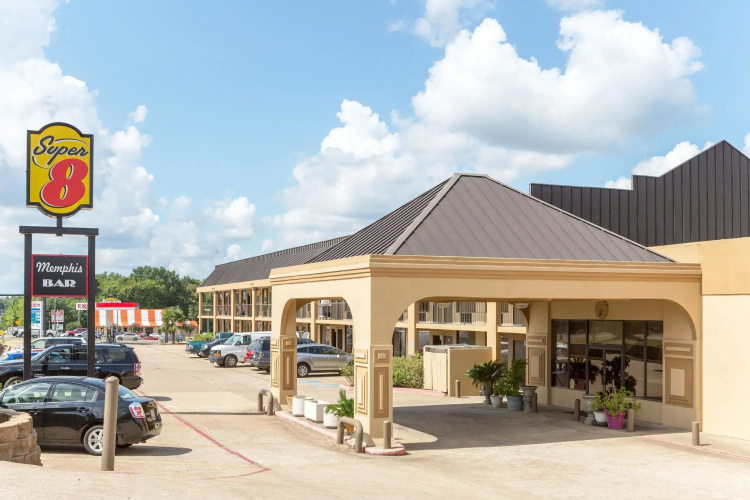 Super 8 Longview/North