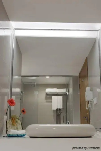 Jovenstars Hotel