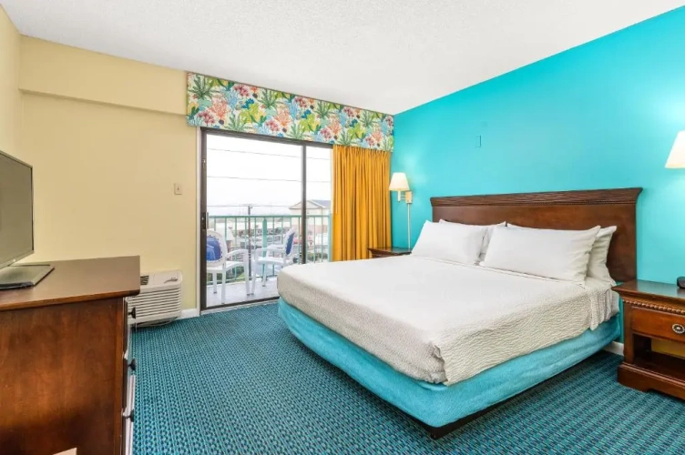 Suite with balcony