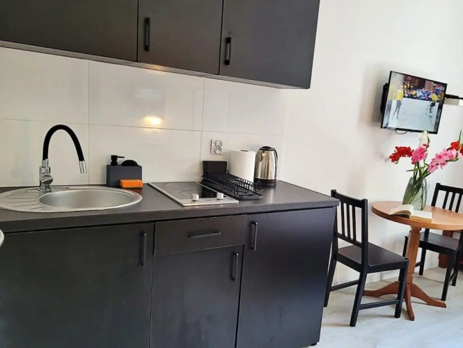 Economy Suite