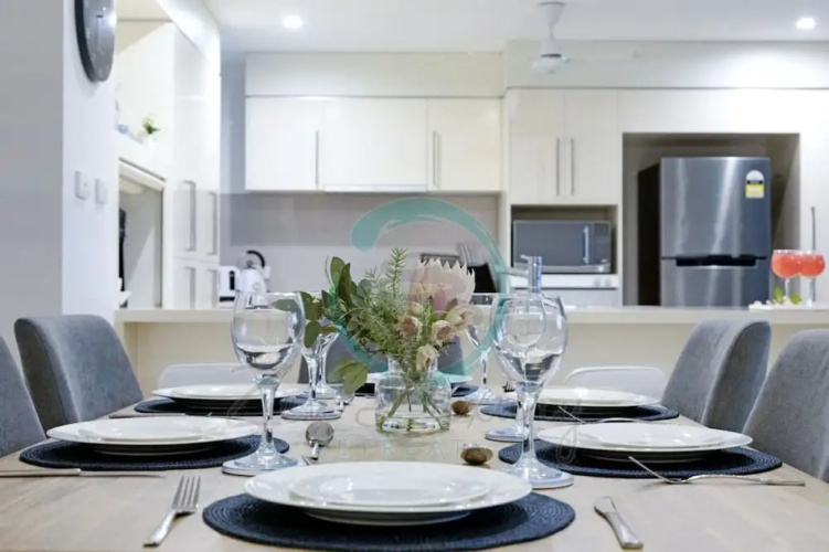 Zen Ocean Charm 3BR Luxury W Front Apt Pool BBQ