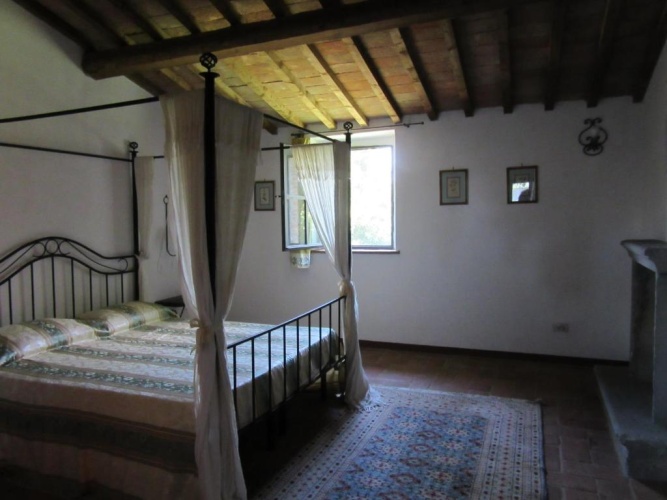 4 Bedrooms Cottage
