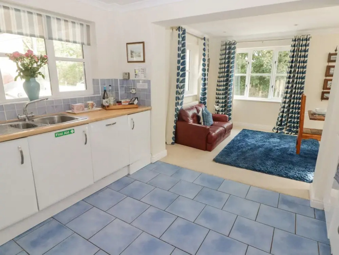 3 Strawberry Close