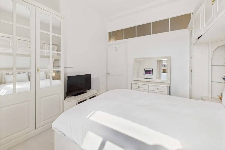 Host Stay 27 Metropole Towers