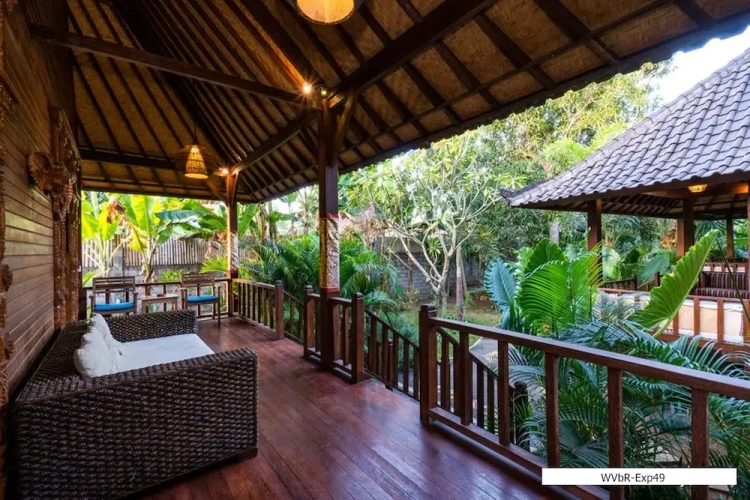 2 Bedrooms Family Bungalow with garden view