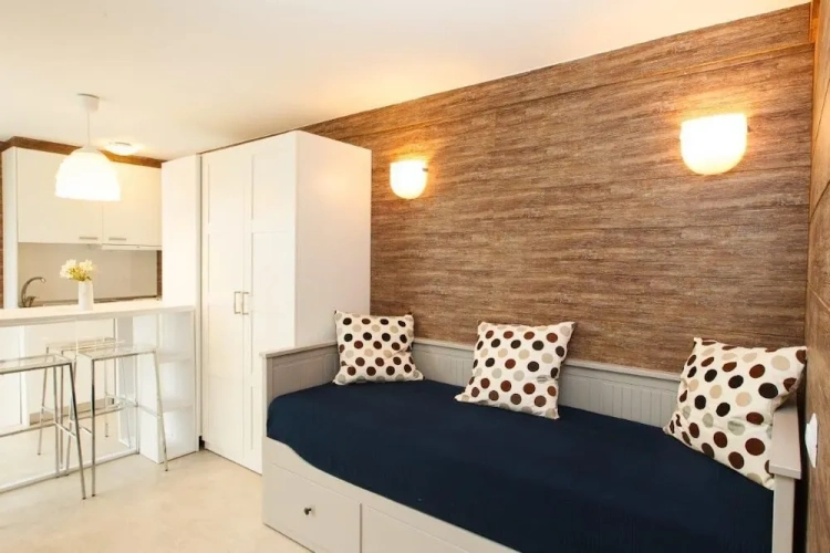 Studio with balcony and with view