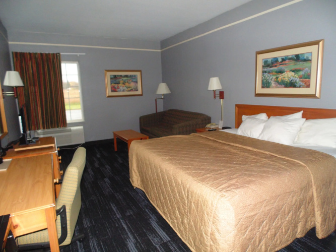 American Inn & Suites photo 7