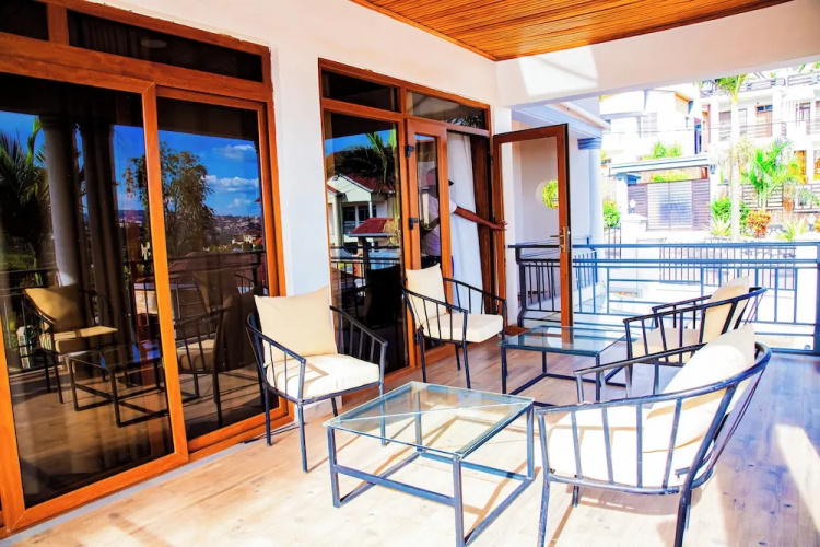 Net Luna Villa Hotel and Tours