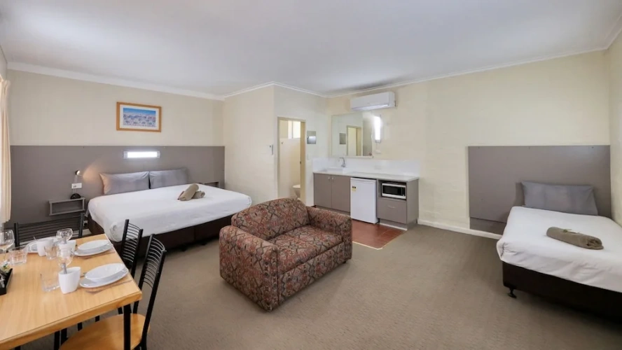 Standard Twin room with balcony