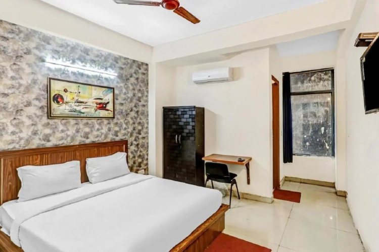 Hotel Noida Continental