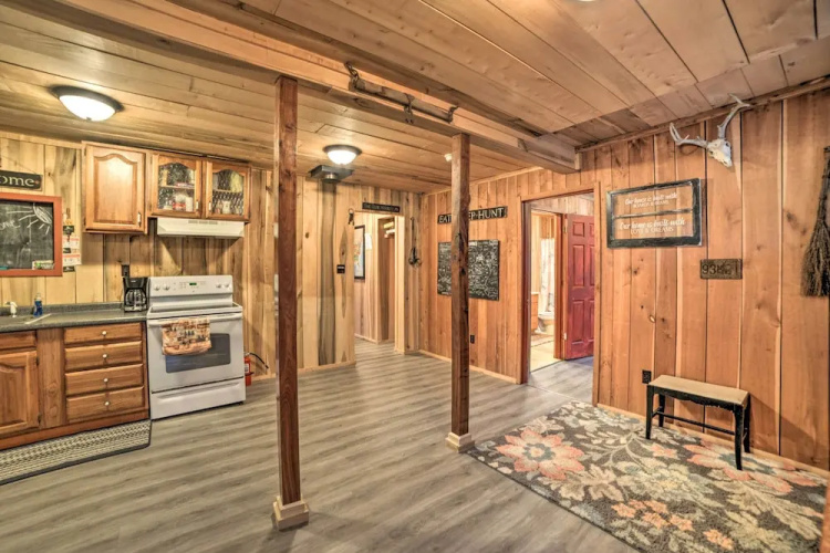 Remote Kentucky Cabin w/ Fire Pit & 2 Ponds