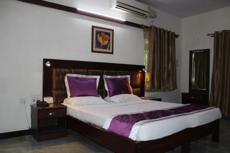Maple Suites Serviced Apartments