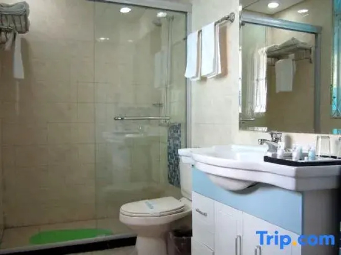 Zhongxiang Business Hotel