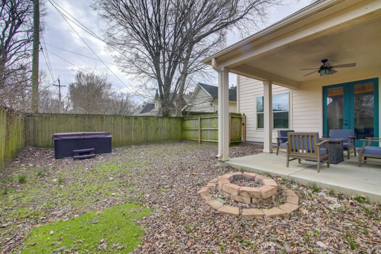 Hot Tub + Pool Table! Walkable Stay in Midtown MEM