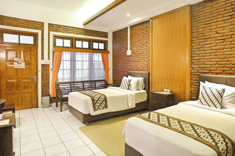 Deluxe Twin room with balcony