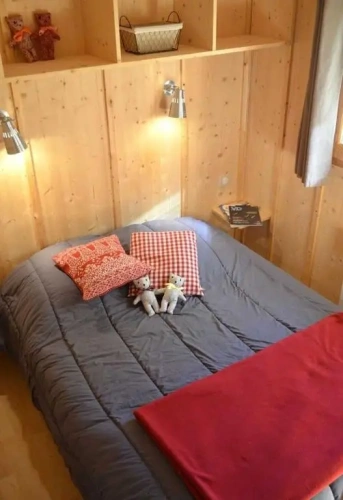 2 Bedrooms Chalet