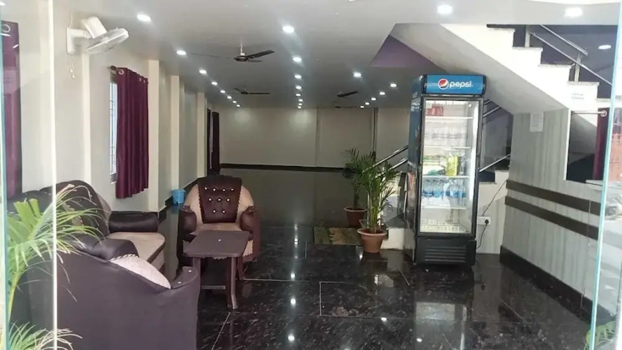 Hotel Regal Heights