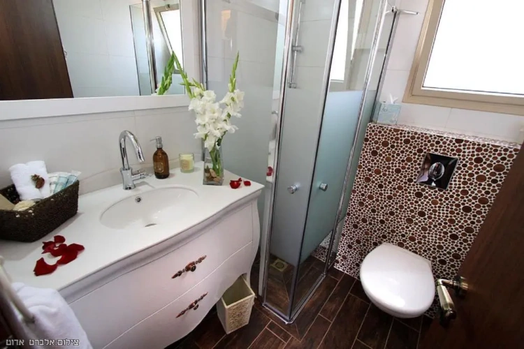 2 Bedrooms Chalet