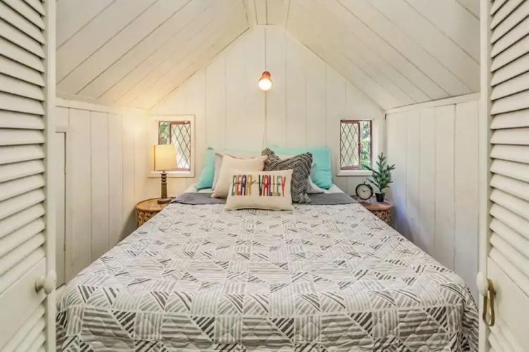 Peaceful & Charming Rustic Cabin