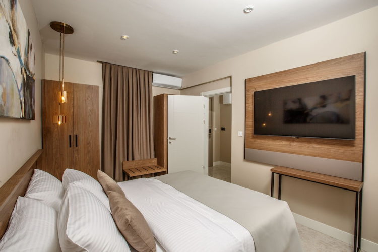 Montenegro Lodge