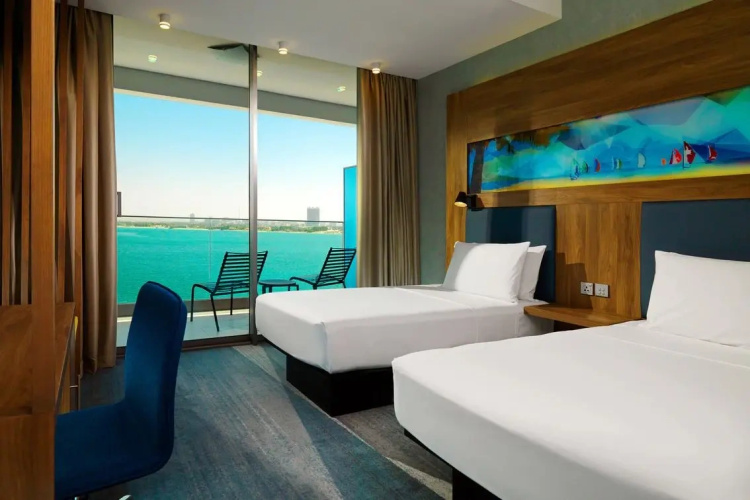 Aloft Twin room with balcony and with sea view