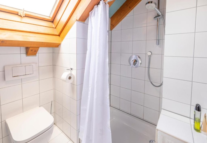 4 Bedrooms Cottage
