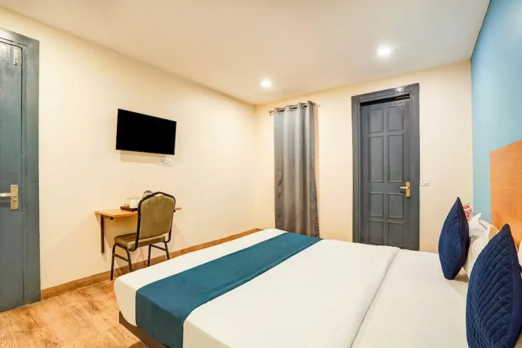 Hotel Twamev residency Uttam Nagar