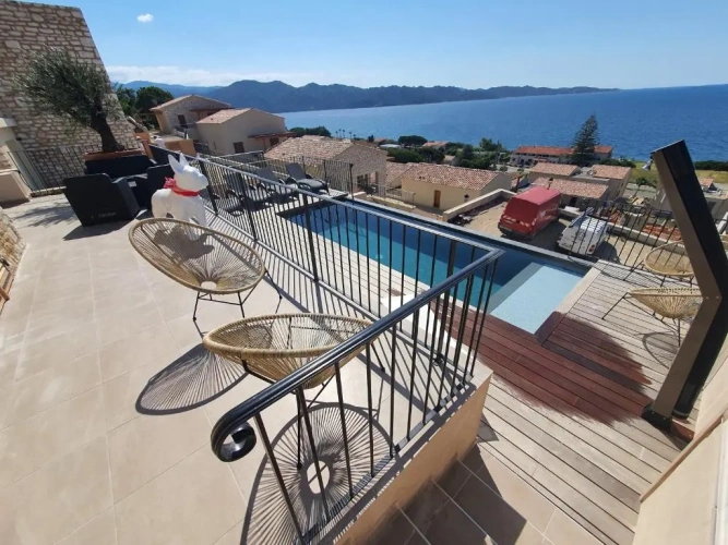 Apartment with sea view
